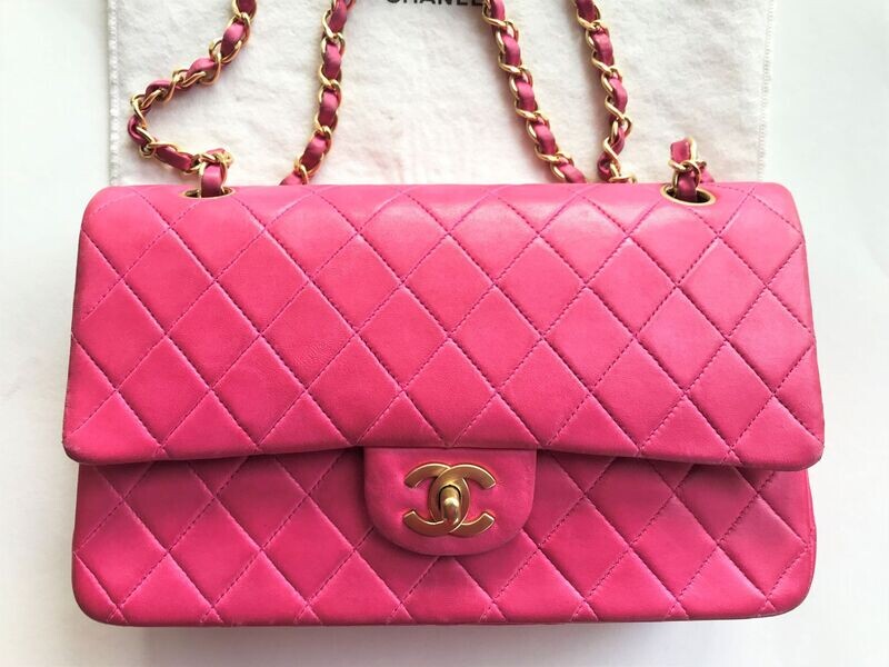 Ikonische 2.55 CHANEL double flap bag medium pink quilted lambskin