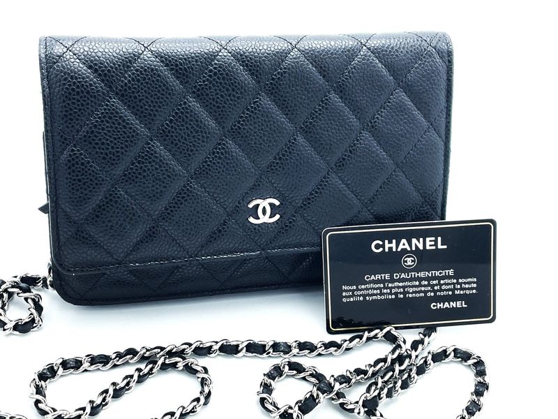 Vintage CHANEL 'Wallet on Chain' 130 cm lang , schwarzes Kaviar Leder , mit ID Karte.