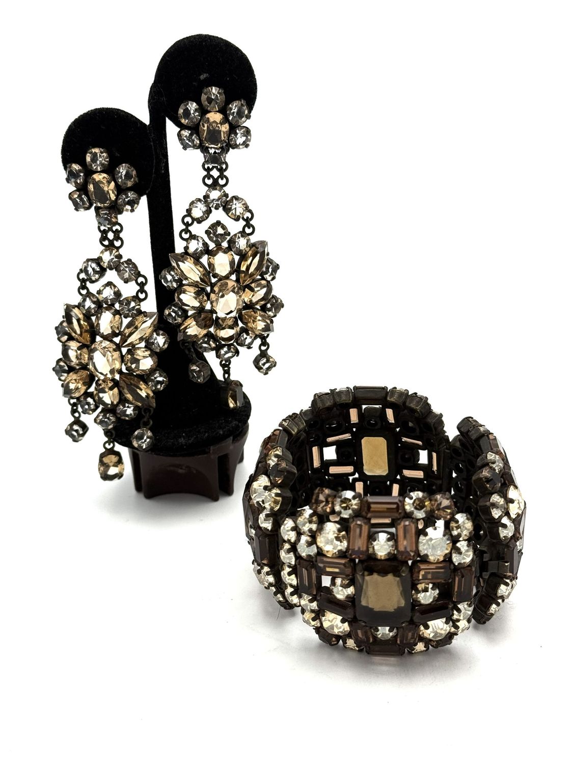 ARMBAND MIT PASSENDEN lange Ohrclip, Strass, anonym, um 2000