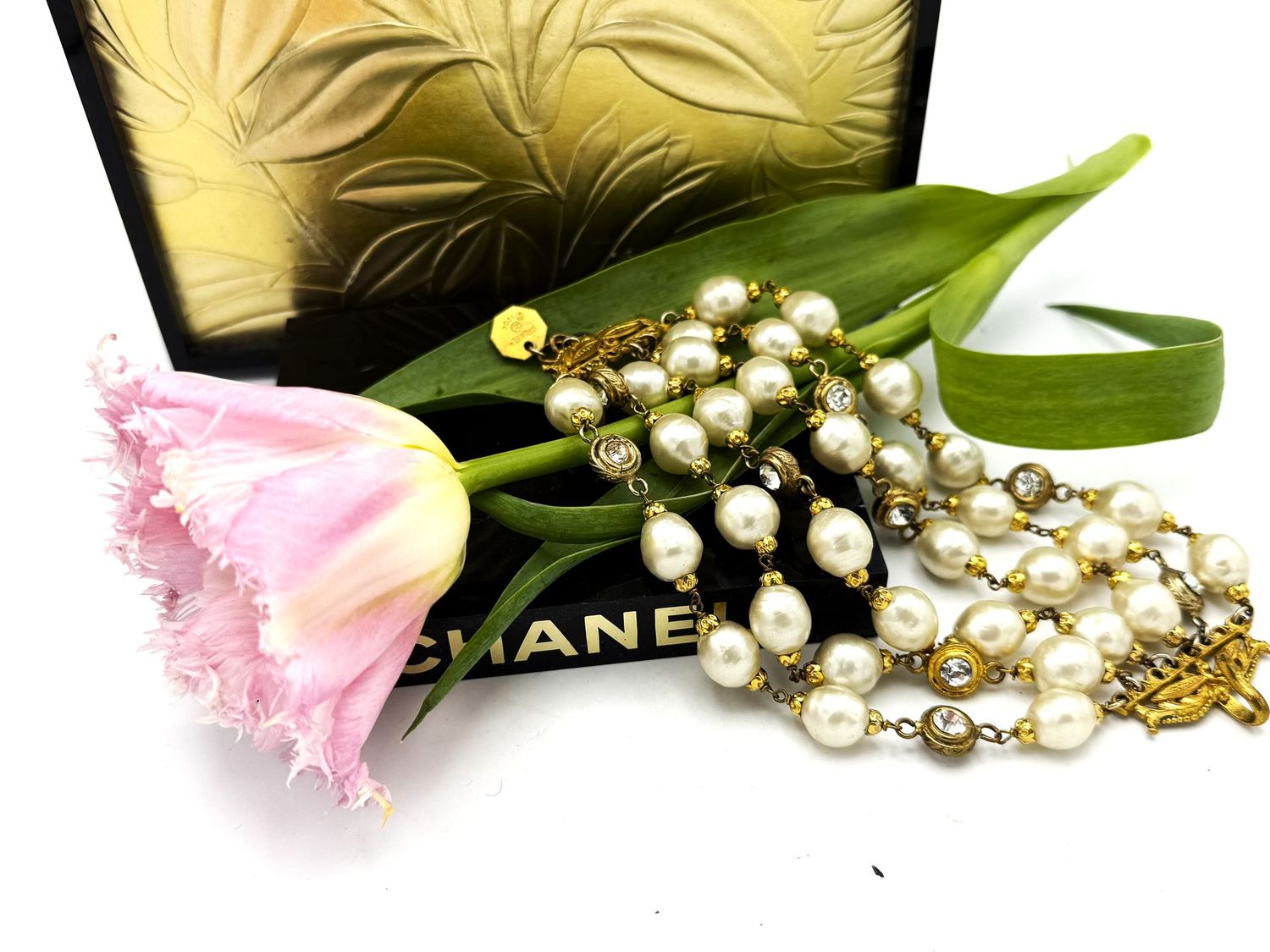 VINTAGE CHANEL 6 reihiges  Perlenarmband sign. 1984