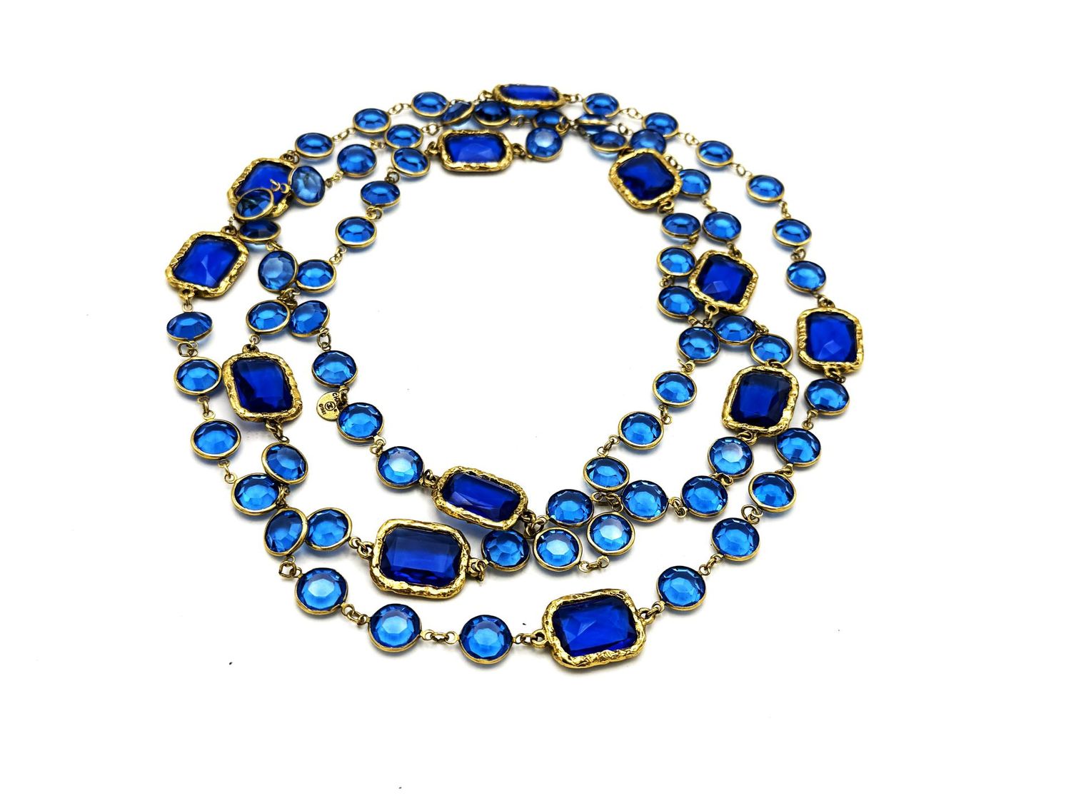 CHANEL SAPHIRBLAUE  CHICKLET SAUTOIR/KETTE, signiert 1981 PARIS