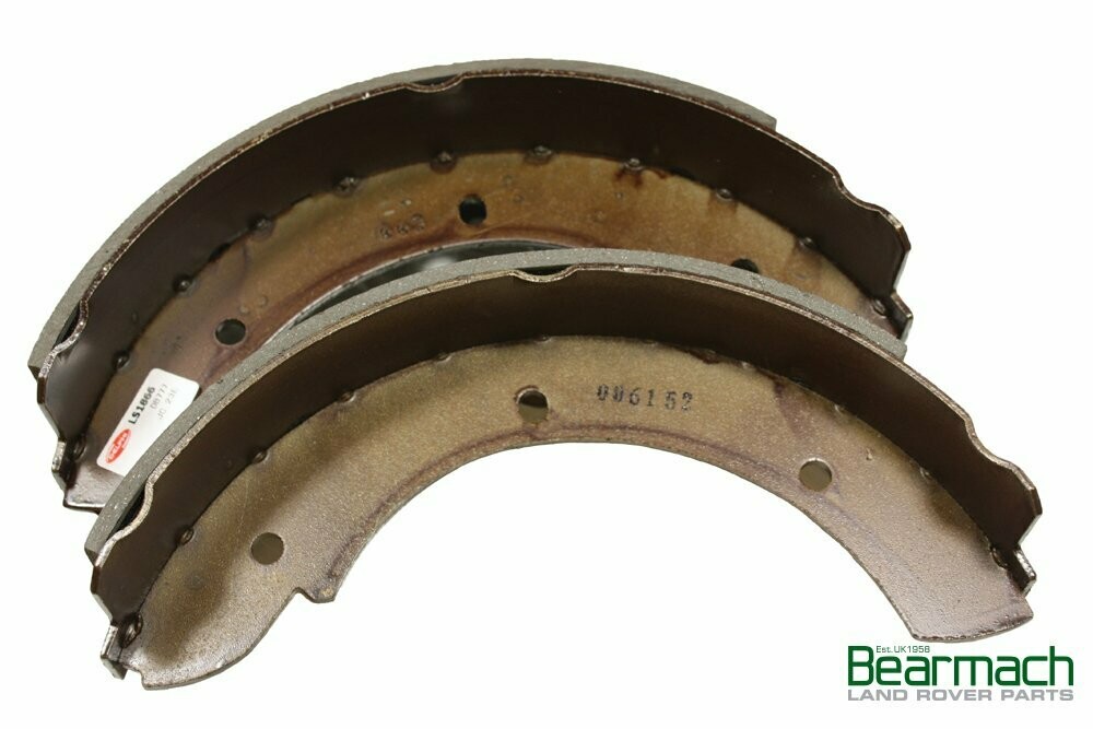 Zapatas freno de mano Land Rover Defender hasta el modelo 200 , Land Rover Discovery 2 D200 ,  Range Rover Clasic hasta el modelo 200, Santana ref. STC965