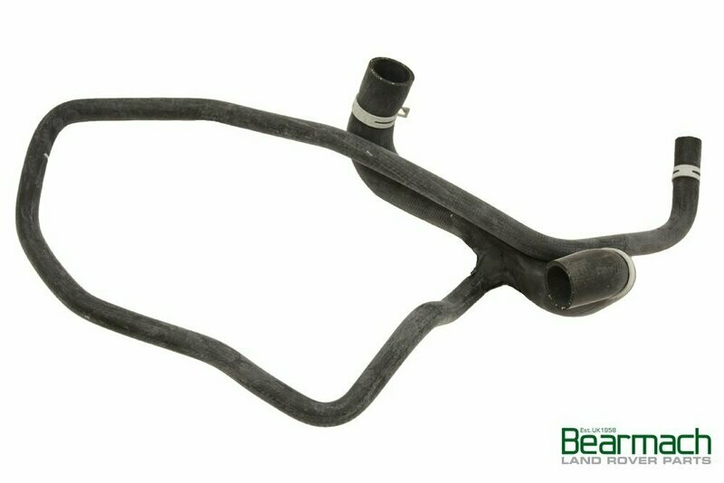 Manguito desde  bomba- termostato al vaso  Land Rover Defender TD5 . REF PCH117190