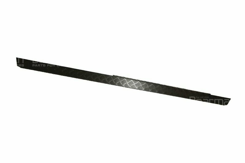 Chapas protectoras laterales bajo puertas Land Rover Defender 110 negro REF BA 127B