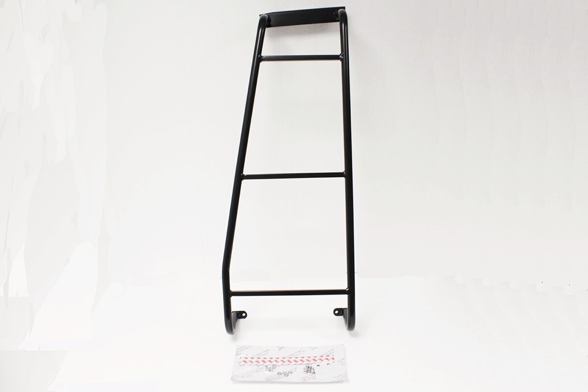 Escalera trasera Land Rover Discovery 1 y 2 REF stc50134