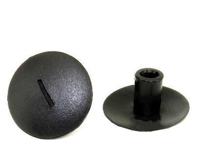 Grapa salpicadero y interiores Land Rover Discovery 1 y 2, Range Rover P38 REF btr5200