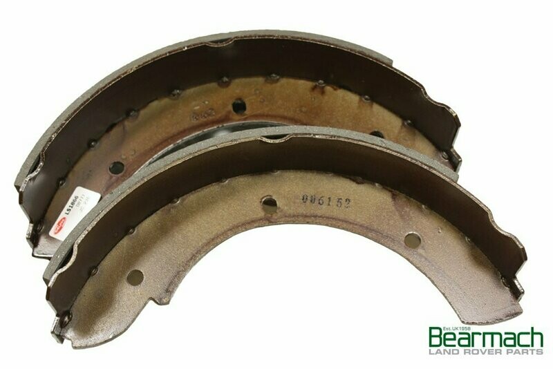 Zapatas freno de mano Land Rover Defender hasta el modelo 200 , Land Rover Discovery 2 D200 ,  Range Rover Clasic hasta el modelo 200, Santana ref. STC965