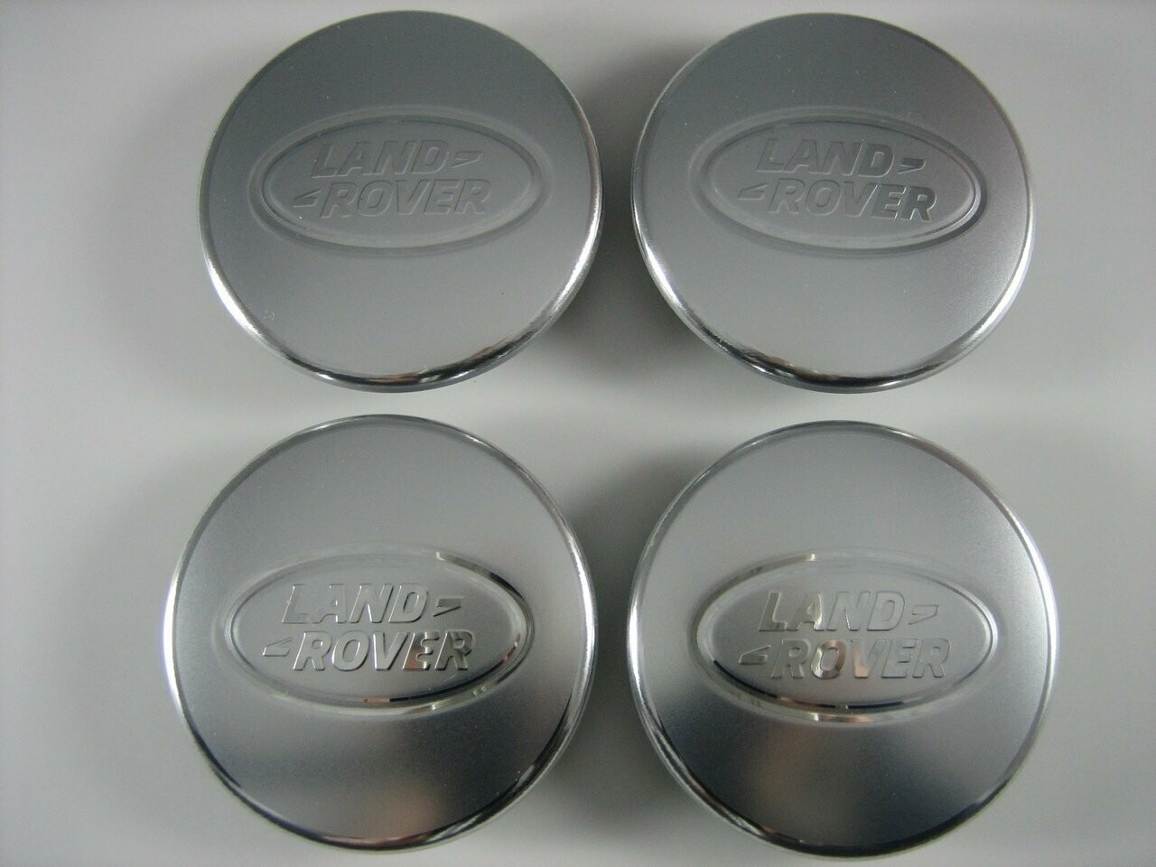 juego de tapones para llanta aluminio  Land Rover Discovery 2,  Range Rover P38  ref. LR094546