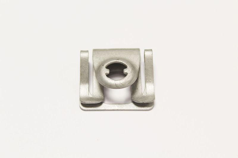 Grapa tapa ventilador radiador TD5, RRS, L322, Defender 2020. REF EZM000110