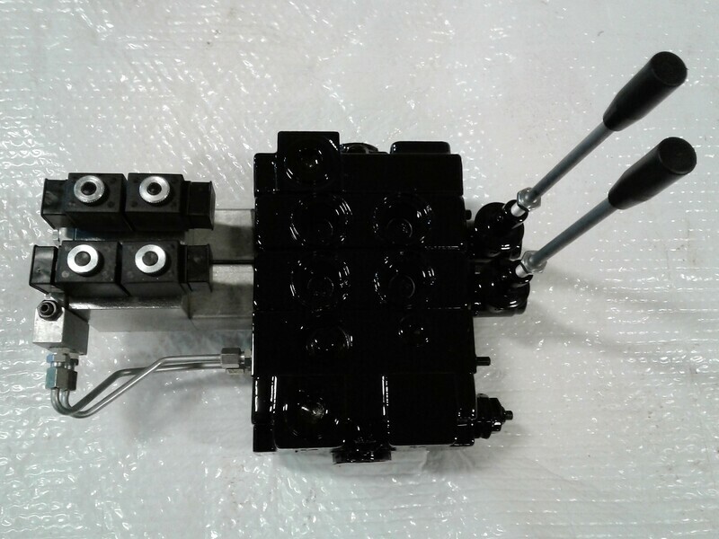 Q130 HYD Valve (Shuttle Floor 2 Section Hyd-over Elec)