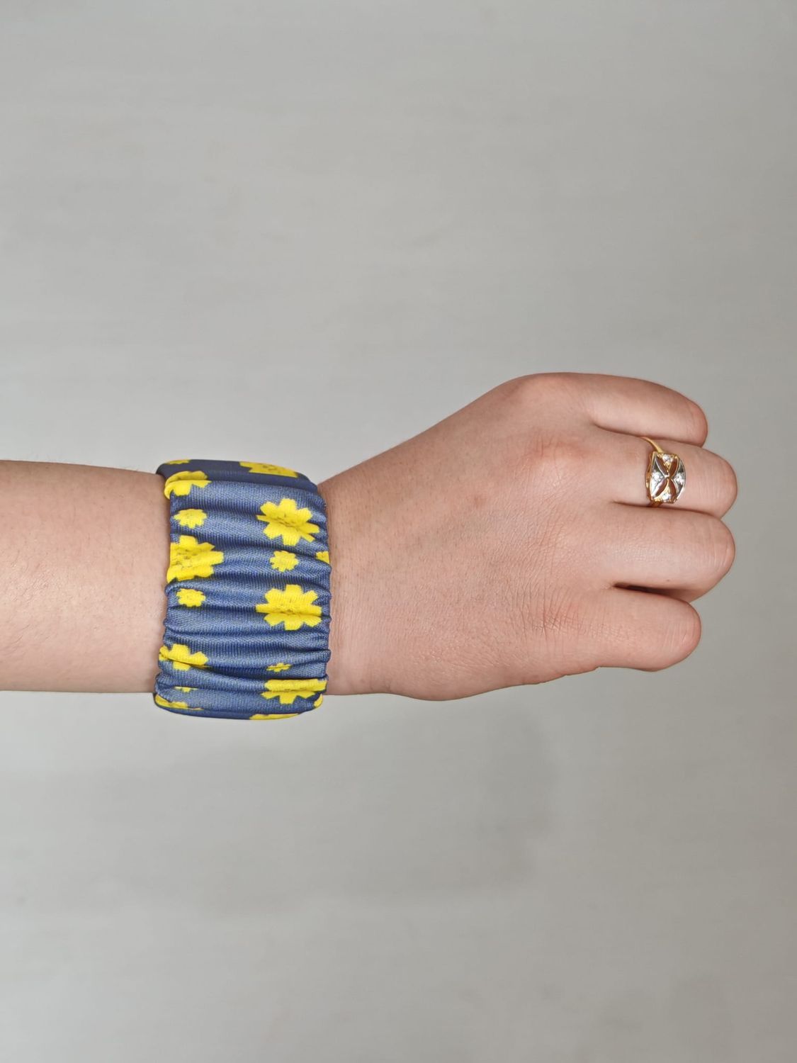 اسوار ورده العرفج رمادي