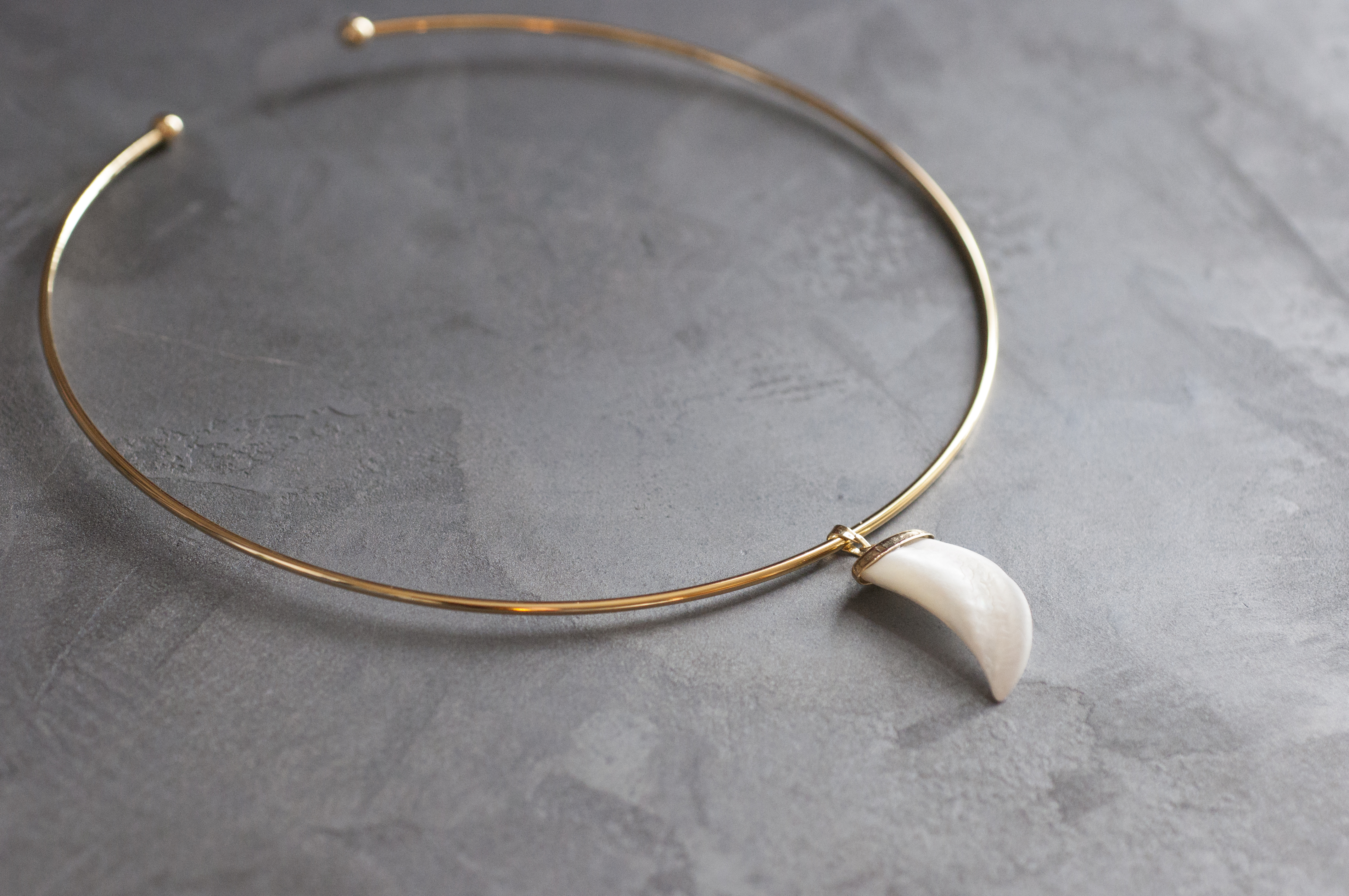 Collier Torque Kaana - Bijoux nacre Doré 16K Collier Torque Kaana - Bijoux nacre Doré 16K