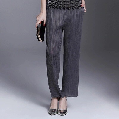 Relaxed straight leg pleated pant