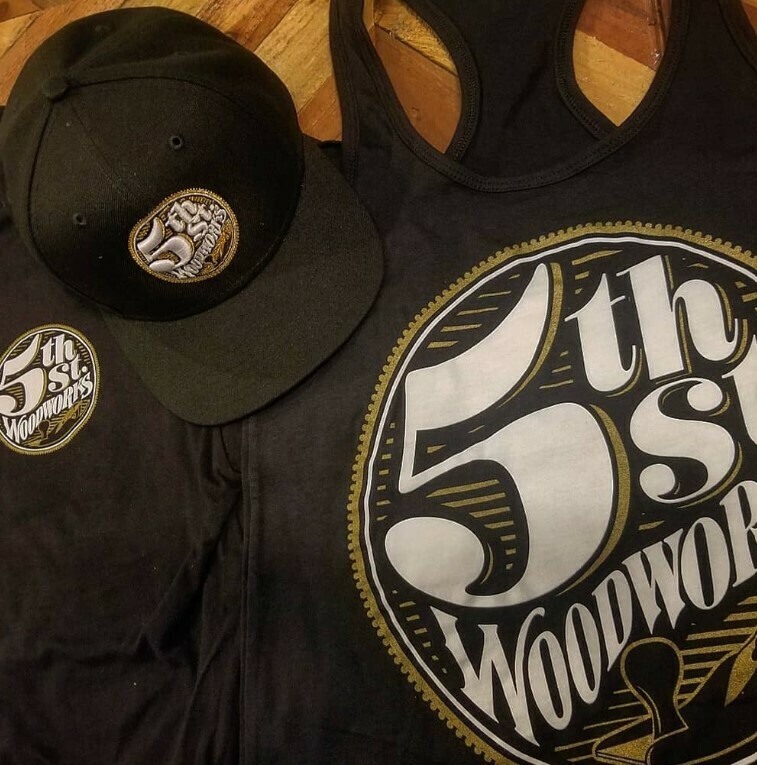 Logo T