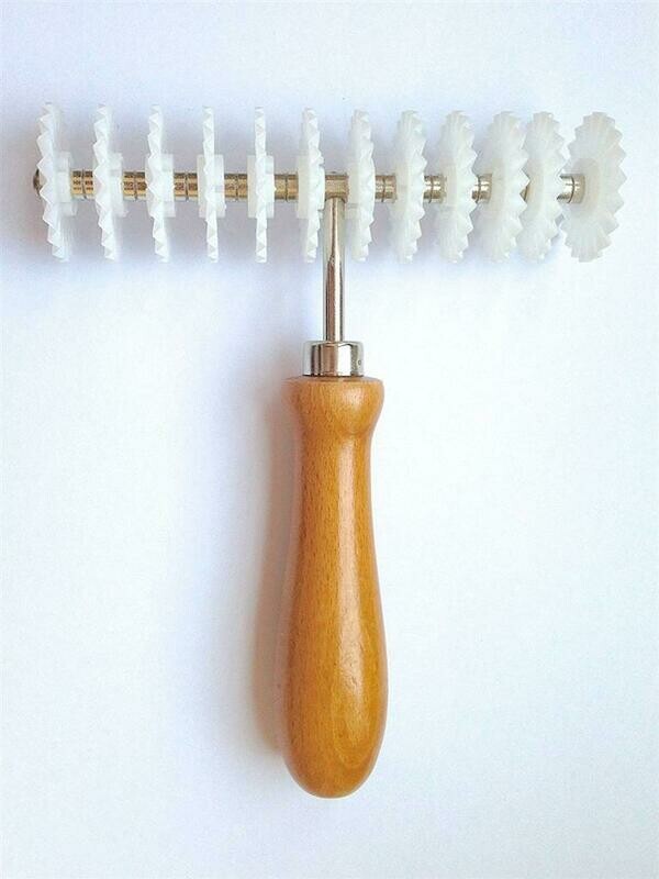 Rotella Tagliapasta 12 Lame Dentate 4 cm - Elettro Center