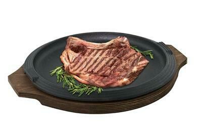 Ilsa Serving plate 26 cm enameled cast iron with wooden base horeca