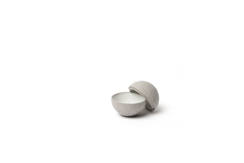 Comas piatto sferico Dolmen White 6,5 cm con coperchio horeca