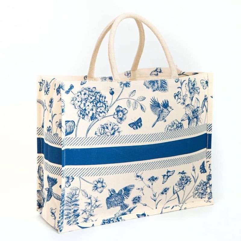 Natural and blue jute shopper with laminated lining