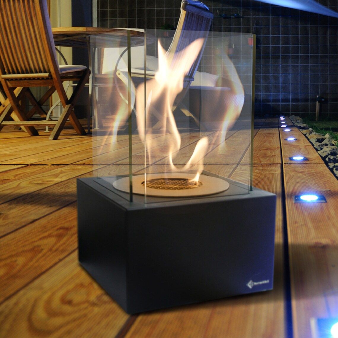 TANGO Free-standing biofireplace