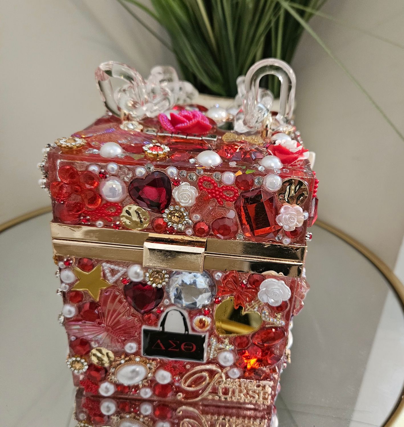 Delta Custom Cubed Clutch