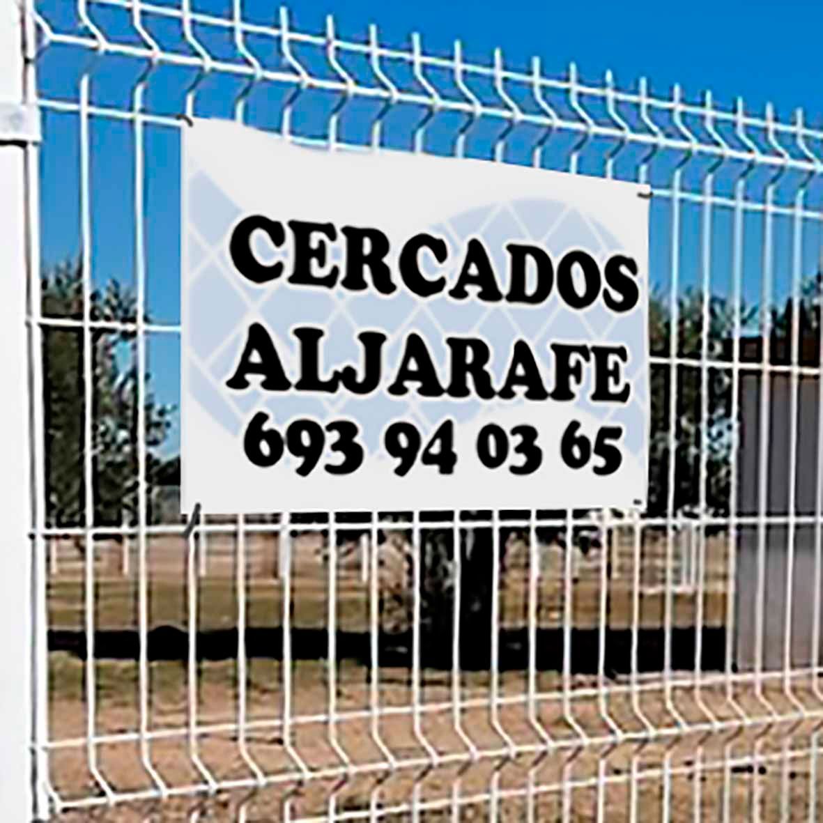 Cartel publicitario de vallas grande