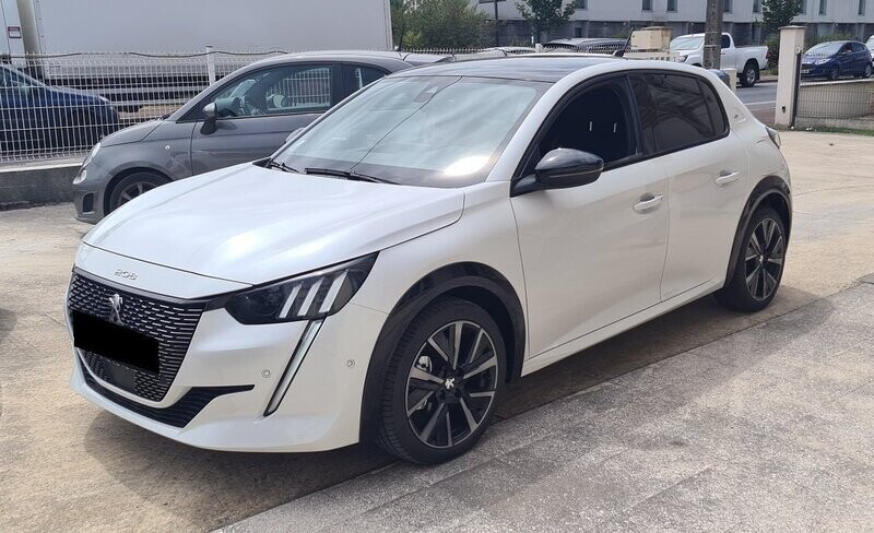PEUGEOT 208 1.2 PURETECH 130cv EAT8 GT PACK