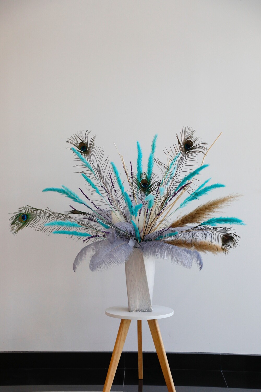 Dry Flower Pampas Grass With Peacock  Feather and Marble Ceramic Vase