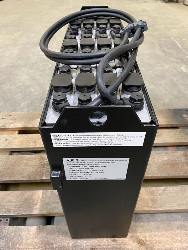 Batterie pour chariot TOYOTA LWE 120 (24V-225Ah)