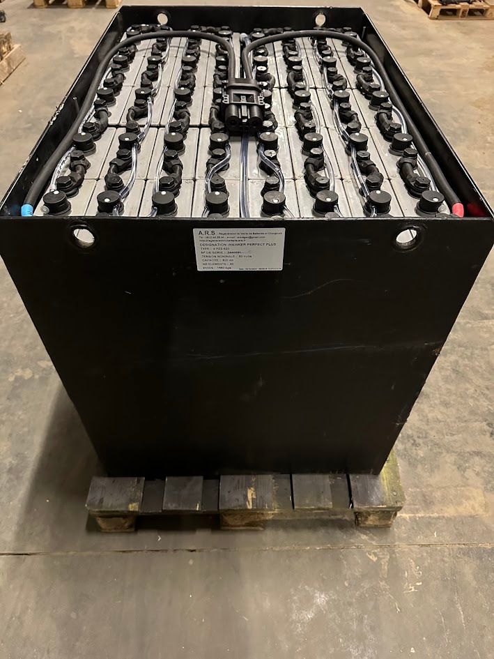 Batterie HAWKER régénérée pour chariot KOMATSU FB25 HEI (80V-620Ah)