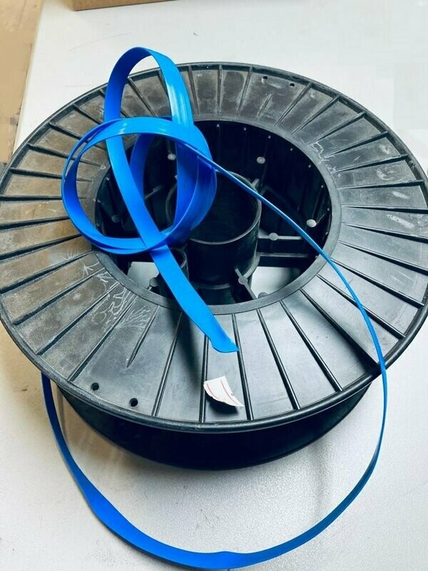 PERFIL CUBRE TORNILLOS AZUL