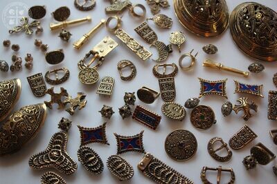 Historical jewelry replicas