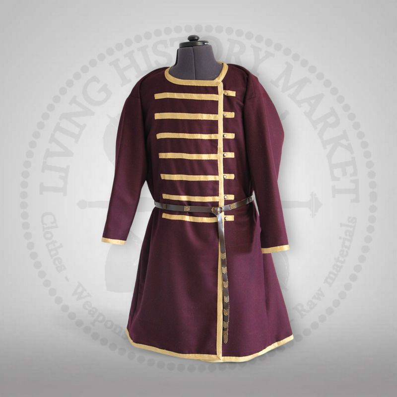 Assymetrical caftan (with or without pectoral stripes)