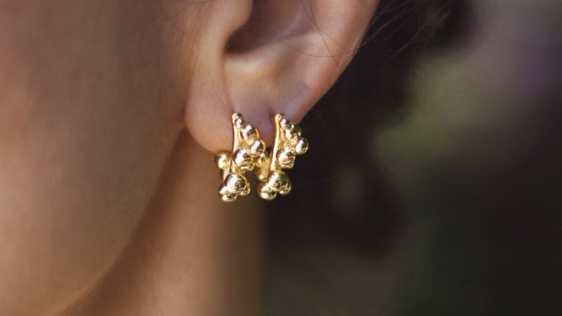 Brincos Jabuticaba P com banho de ouro