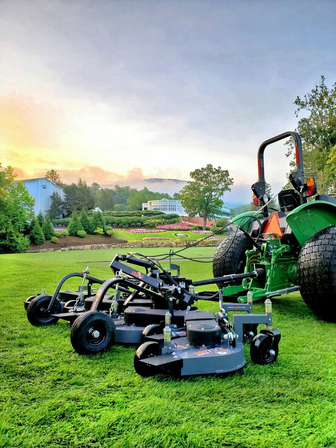 XR700 132" Articulating Pull Behind Mower Deck