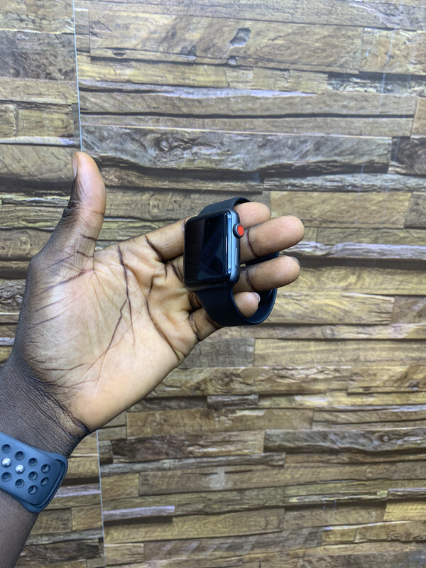 Open box Apple Watch Series 3 38mm GPS Only