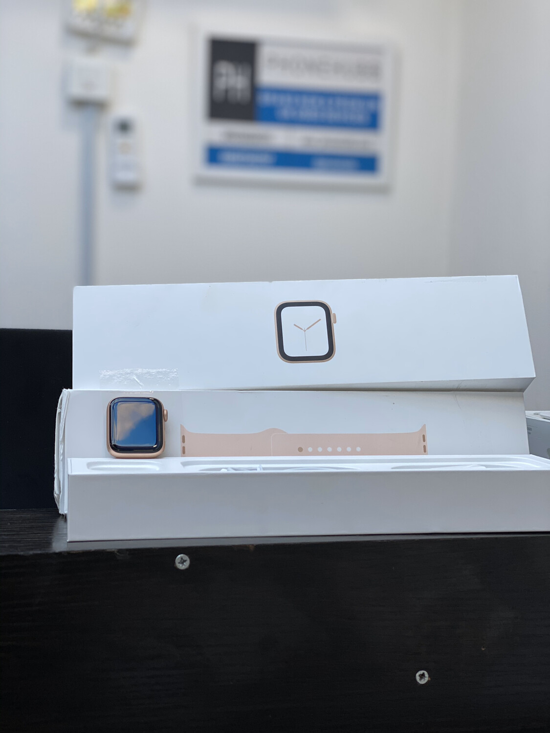 Open Box Apple Watch Series 4 44mm GPS Only