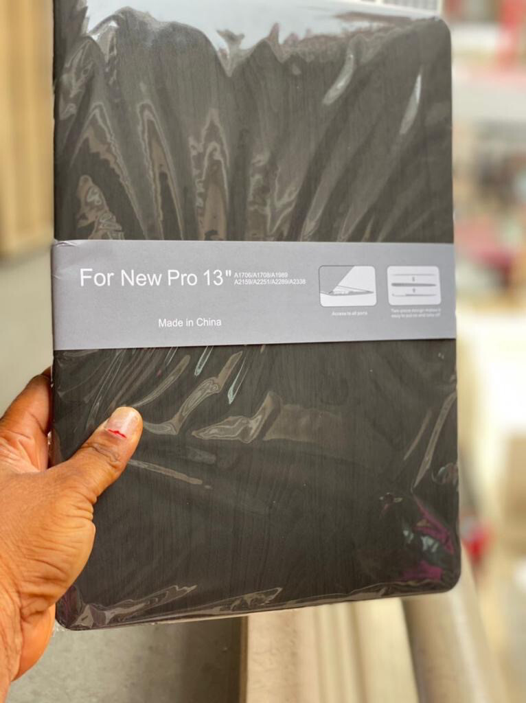 MacBook Cases (Pro/Air)