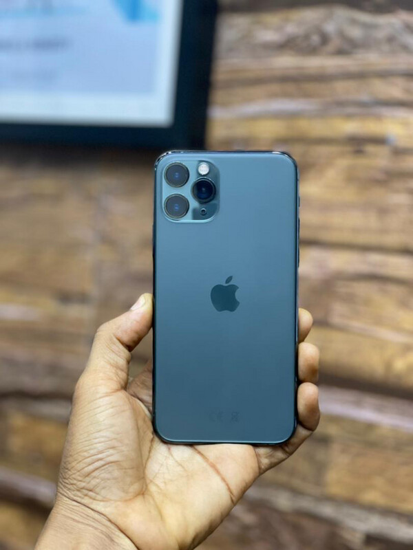 Used iPhone 11 Pro 64GB (battery replaced)