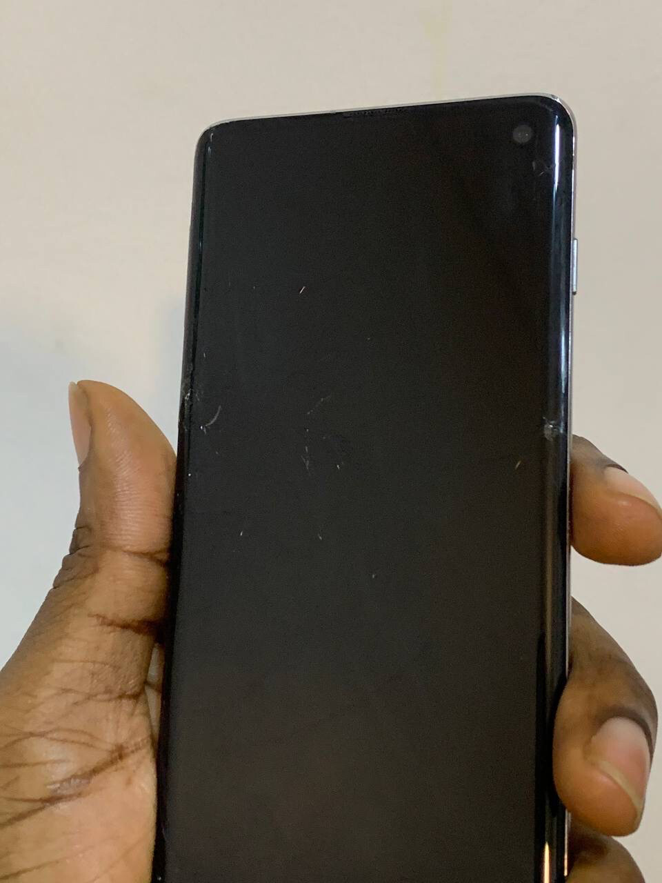 Used Samsung S10(Broken Screen)
