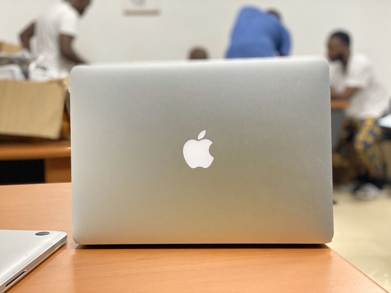 Used Macbook Pro Core i5 8GB 128GB 13 Inches 2017