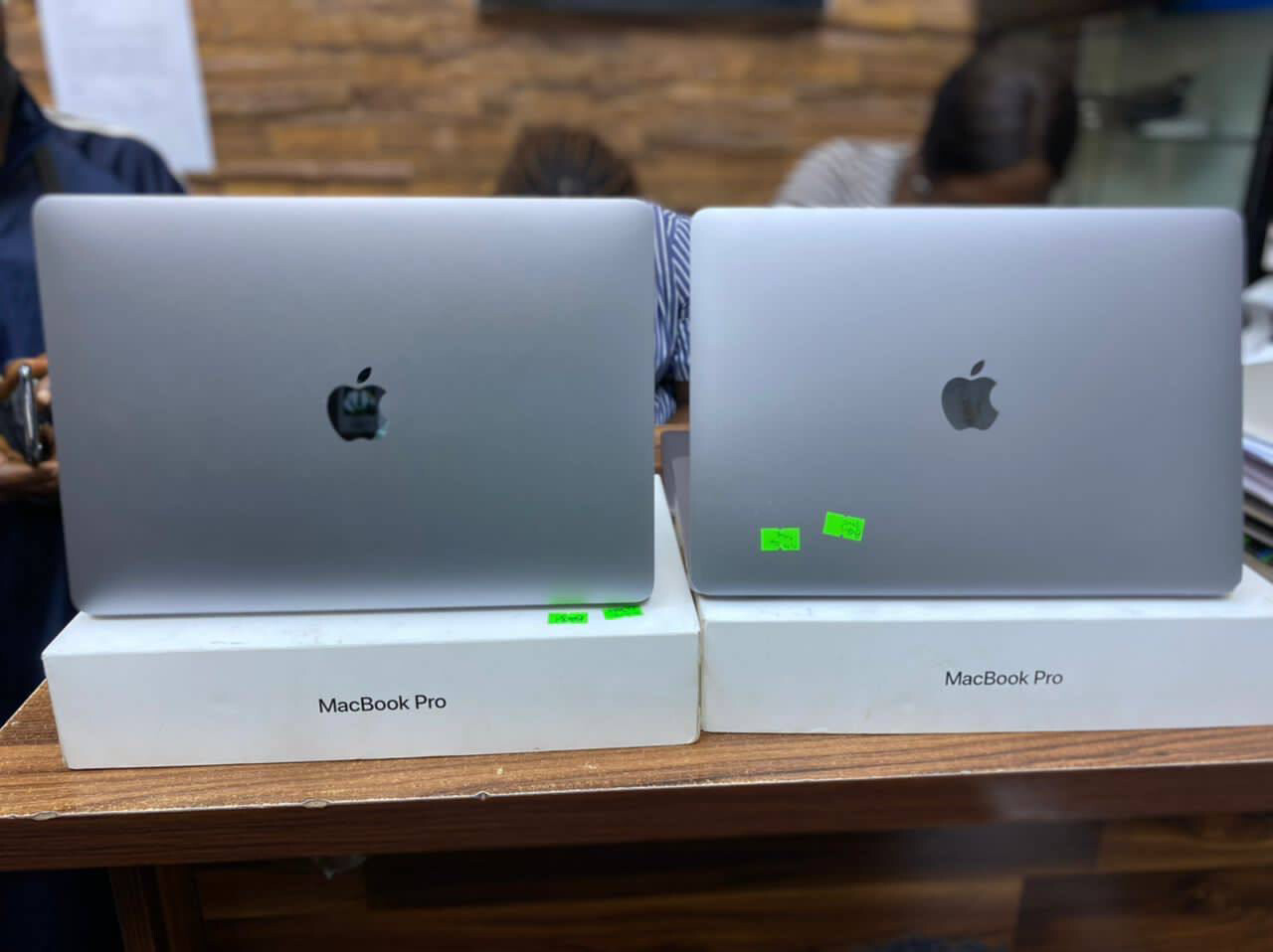 Open Box MacBook Pro 2017 13-inches 2017 Core i5 