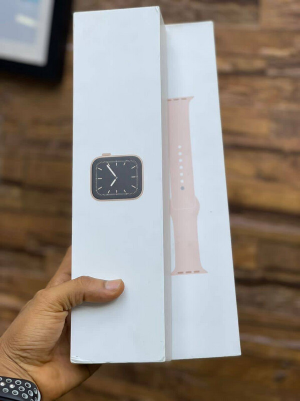 Open Box Apple Watch Series 5 40mm GPS LTE