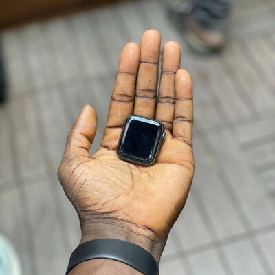 Premium Used Apple Watch SE 40mm GPS Cellular