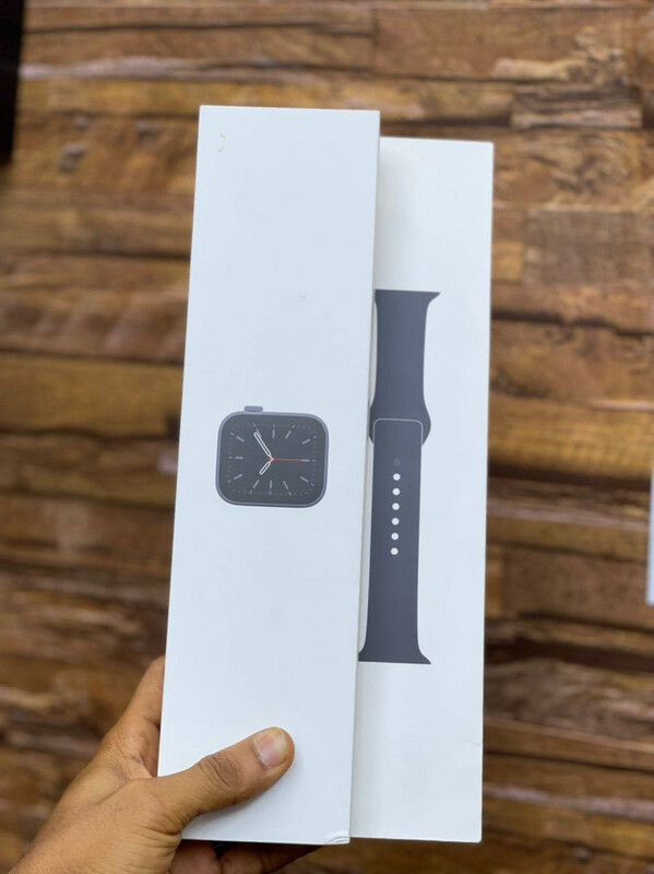 Open Box Apple Watch Series 6 40mm GPS LTE