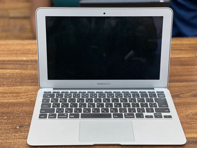 MACBOOK AIR 2015 11” 4GB 128GB SSD  CORE i5