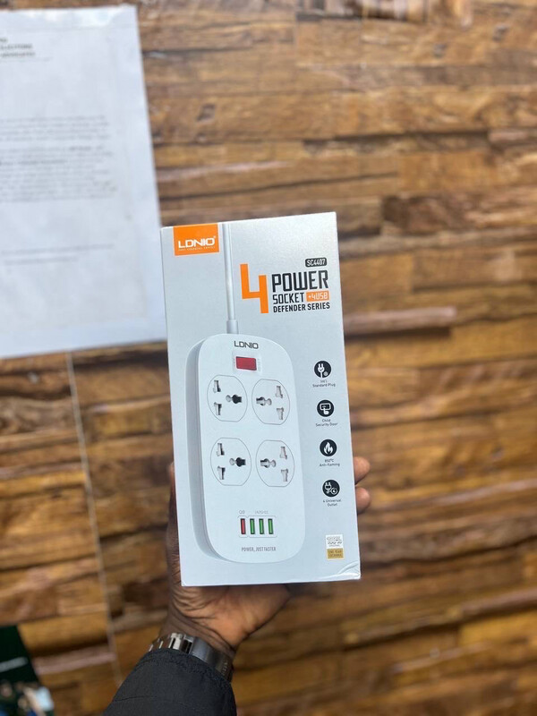 Ldnio Defender Series 4-Power Socket With 4-USB Extension