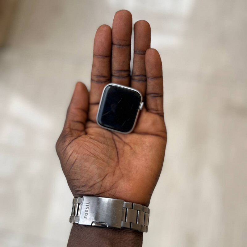 Premium Used Apple Watch Series 6 44mm GPS Only Silver with Free Guard