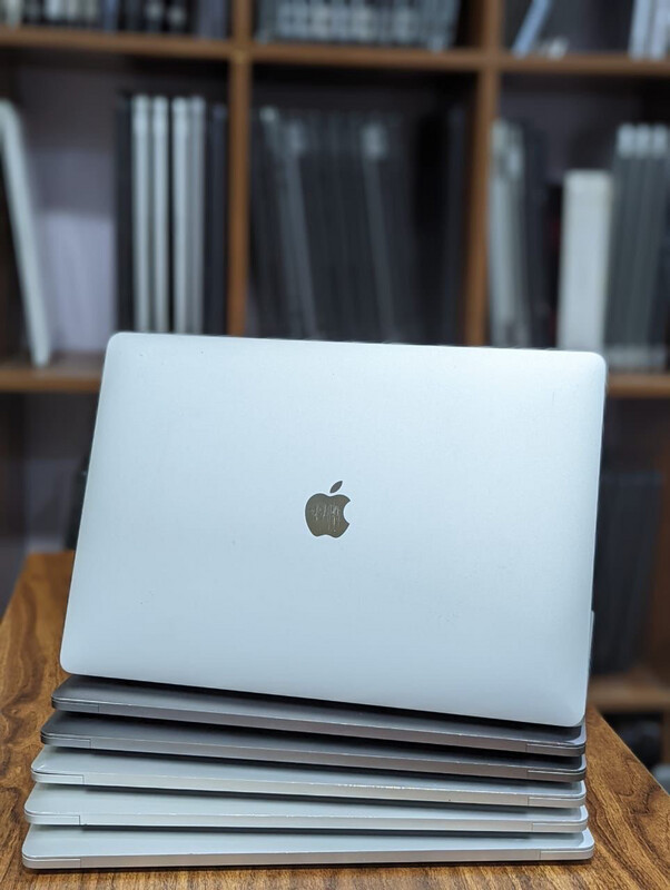 Premium Used MacBook Pro 2017 13” 8gb 256ssd Core i5