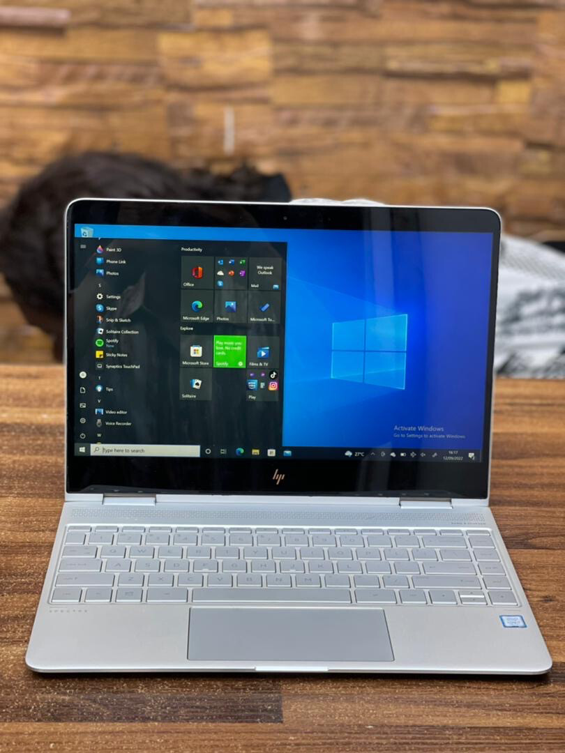 HP Spectre x360 Convertible 13 Intel Corei7 7th Gen 2.7GHz 8GB Ram 256GB SSD Touchscreen Keyboard-light