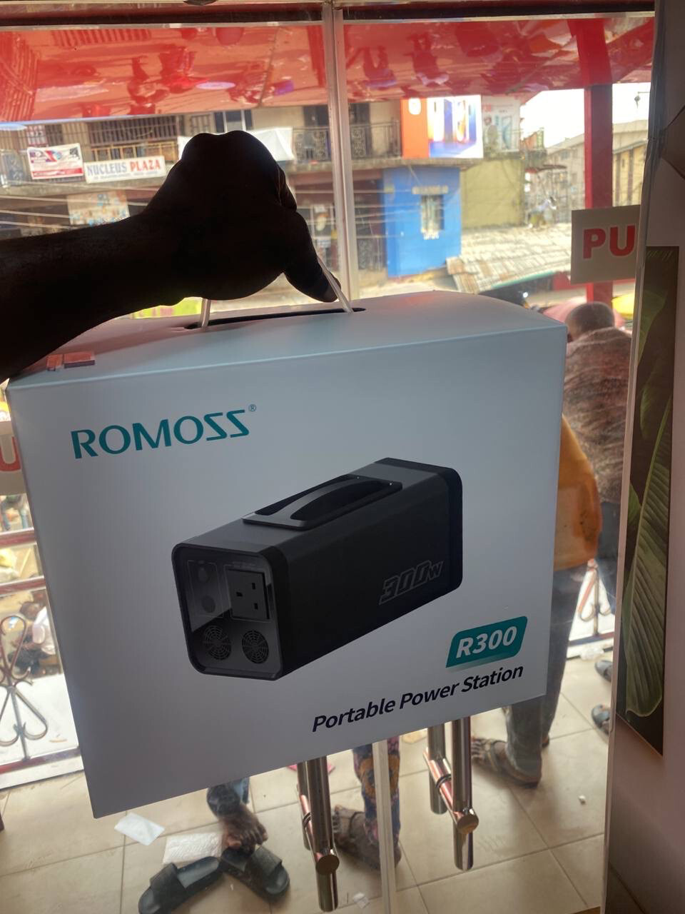 Romoss R-300 Power Station